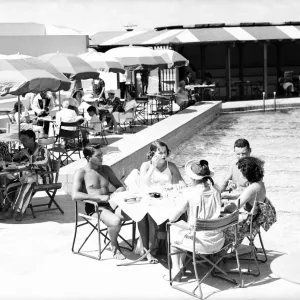 Poolside dining