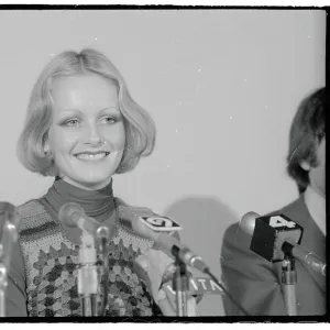 Images Dated 1971 November: 30 Nov 1971