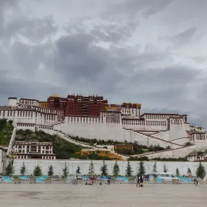 The Potala Palace, Lhasa, Tibet, China The Potala Palace, Lhasa, Tibet, China