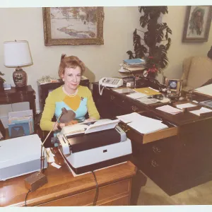 Images Dated 1973 November: 27 Nov 1973