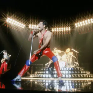 Queen At The Forum Queen At The Forum