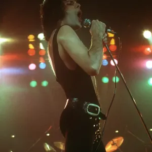 Queen Performing in LA Queen Performing in LA