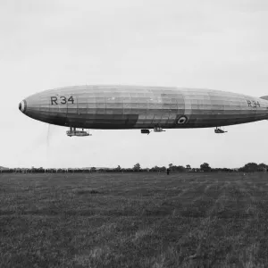 R34 Airship Landing