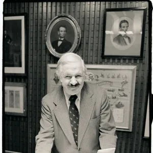 Images Dated 1973 December: 8 Dec 1973