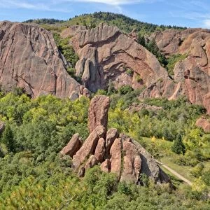Red sandstone formations, view from the Lyons Overlook in the Fountain Valley, Fountain Valley Trail, Boxborough State Park, Denver, Colorado, United States