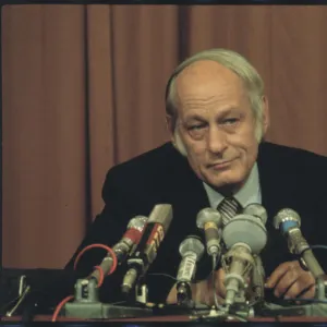 Images Dated 1977 November: 4 Nov 1977