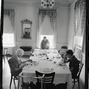Images Dated 1980 April: 22 Apr 1980