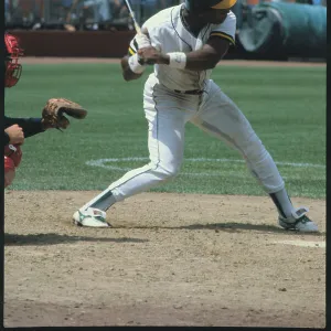Images Dated 1982 August: 18 Aug 1982