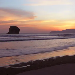 Roca Bruja, Naranjo beach