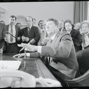 Images Dated 1982 April: 5 Apr 1982