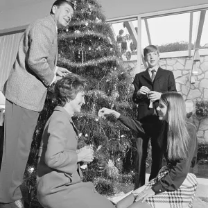 Images Dated 1970 December: 21 Dec 1970