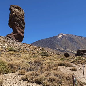 Roque Cinchado rock formation at the Roques de Garcia, lava rocks, Teide National Park, UNESCO World Heritage Site, Vilaflor, Provinz Santa Cruz de Tenerife, Tenerife, Canary Islands, Spain