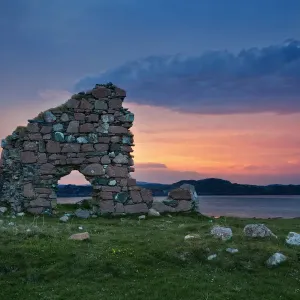 Ruins of Bishop house at Iona Abbey Ruins of Bishop house at Iona Abbey