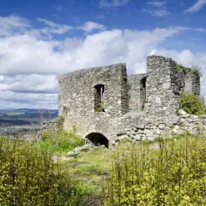 Ruins of Maegdeberg Castle above Muehlhausen-Ehingen in Hegau, Baden-Wuerttemberg, Germany, Europe Ruins of Maegdeberg Castle above Muehlhausen-Ehingen in Hegau, Baden-Wuerttemberg, Germany, Europe