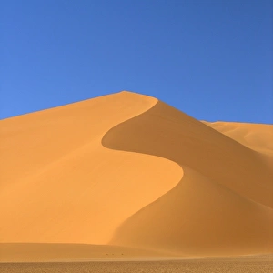 S-shaped sand dune in Sahara