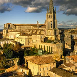 Saint-Emilion Monolithic Church and old town
