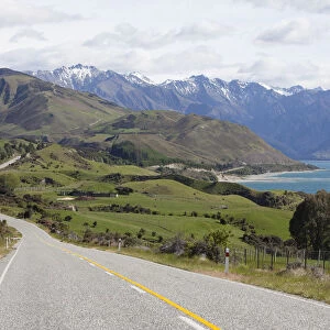 Scenic highway, South Island, New Zealand