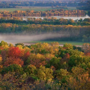 Scenic view of autumn forest by Mississippi River, Pere Marquette State Park, Wisconsin, USA