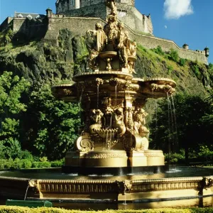 Ross Fountain and Edinburgh Castle Print Ross Fountain and Edinburgh Castle Print