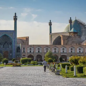 Shah Mosque and gate at Naqsh-e-Jahan Square, Isfahan, Iran Shah Mosque and gate at Naqsh-e-Jahan Square, Isfahan, Iran