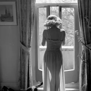 Shapely Nightie Print, 30th April 1949 Shapely Nightie Print, 30th April 1949