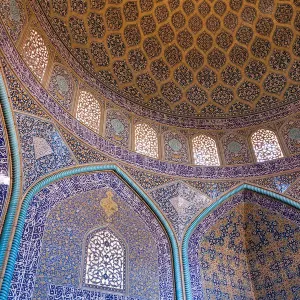 Sheikh Lotfollah mosque decorated interior, Isfahan, Iran Sheikh Lotfollah mosque decorated interior, Isfahan, Iran