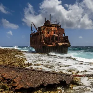Shipwreck on Little Curacao Shipwreck on Little Curacao