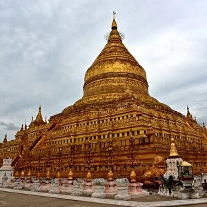 Shwe zi gon paya terracotta Temple, Bagan, unesco ruins Myanmar. Asia