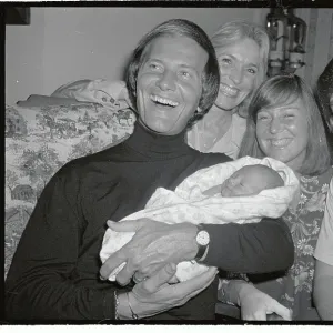 Images Dated 1976 November: 17 Nov 1976