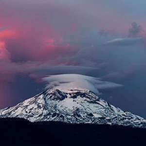 South Sister mountain peak at sunrise, Three Sisters Wilderness, Oregon, USA