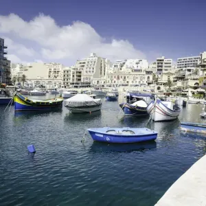 Spinola Bay in St. Julian s Spinola Bay in St. Julian s