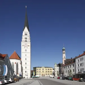 Square with the Parish Church of St. John the Baptist, Pfaffenhofen an der Ilm, Hallertau or Holledau, Upper Bavaria, Bavaria, Germany, Europe Square with the Parish Church of St. John the Baptist, Pfaffenhofen an der Ilm, Hallertau or Holledau, Upper Bavaria, Bavaria, Germany, Europe
