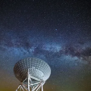 Starry Sky Exploration Print - Radio Telescope and Milky Way Starry Sky Exploration Print - Radio Telescope and Milky Way