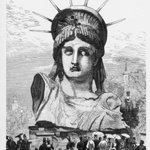 La Statue de la Liberté en exposition à Paris Gravure victorienne, 1878. La Statue de la Liberté en exposition à Paris Gravure victorienne, 1878.