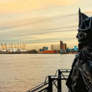 Statue of Lord Nelson looks over the Thames