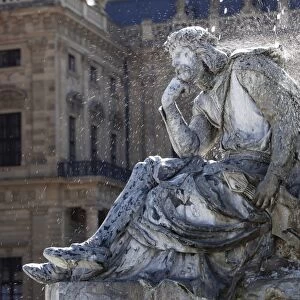 Statue of Walther von der Vogelweide, Franconia Fountain, Residenzplatz square, Wuerzburg, Lower Franconia, Franconia, Bavaria, Germany, Europe, PublicGround