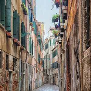 Back street of Venice