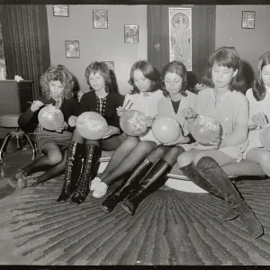 Images Dated 1972 February: 3 Feb 1972