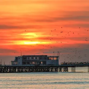 Sun setting behind Worthing Pier Sun setting behind Worthing Pier