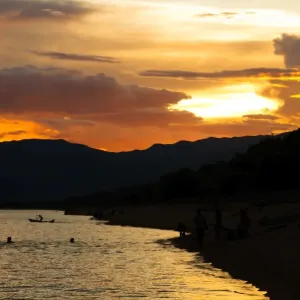 Tramonto Sull'Alto Lago di Malawi Tramonto Sull'Alto Lago di Malawi