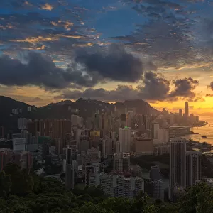 Sunset view of Hong Kong City from Breamar hill