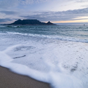 Table Mountain, Lions Head and Devils Peak in the evening light, panoramic views of Cape Town, Bloubergstrand beach, Table Bay, Atlantic Ocean, Cape Town, Western Cape, South Africa