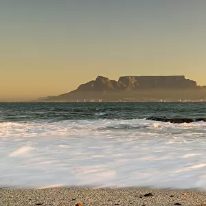 Table Mountain, Lions Head and Devils Peak in the evening light, panoramic views of Cape Town, Bloubergstrand beach, Table Bay, Atlantic Ocean, Cape Town, Western Cape, South Africa