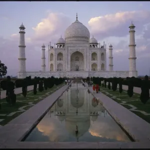 El Taj Mahal a la puesta del sol. El Taj Mahal a la puesta del sol.