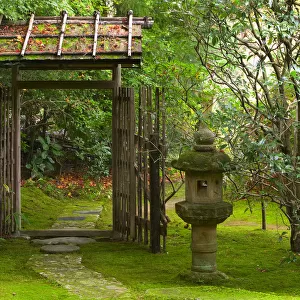 Tea House Path and Garden, Kyoto, Honshu, Japan