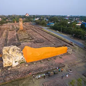 Thailand, Ayutthaya, lying Buddha statue at Wat Lokayasutharam
