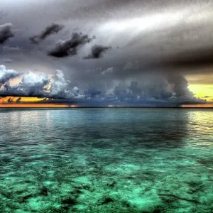 Thunderstorm in paradise Thunderstorm in paradise