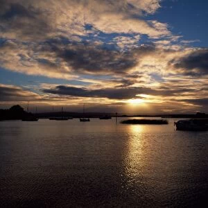 Co Tipperary, Lough Derg, Kilgarvan Harbour-Sunset