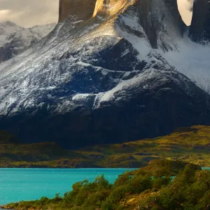 Travel Destinations Framed Print Collection: Torres del Paine National Park, Chile, South America