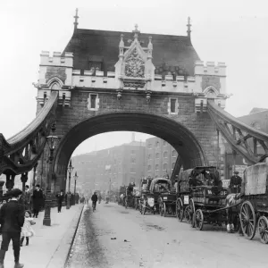 Tower Bridge Traffic Tower Bridge Traffic